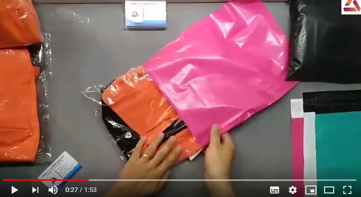 Cách đóng gói hàng quần áo bước 1
