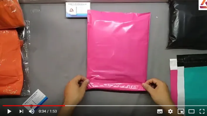 Cách đóng gói hàng quần áo bước 3