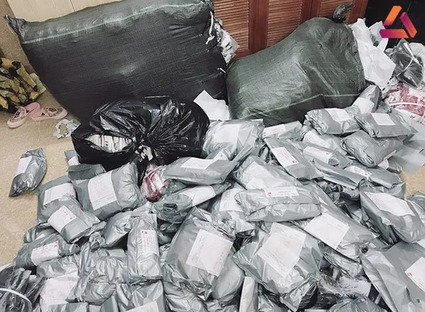 Cách đóng gói hàng quần áo bằng nilon