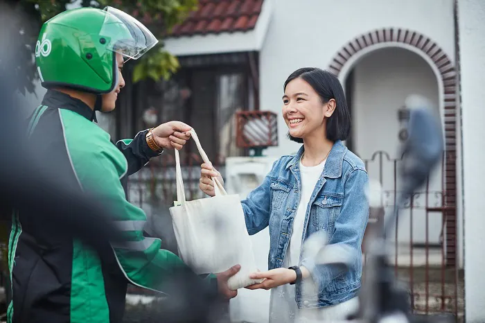 GrabExpress có ưu điểm hơn về nguồn nhân lực giao hàng