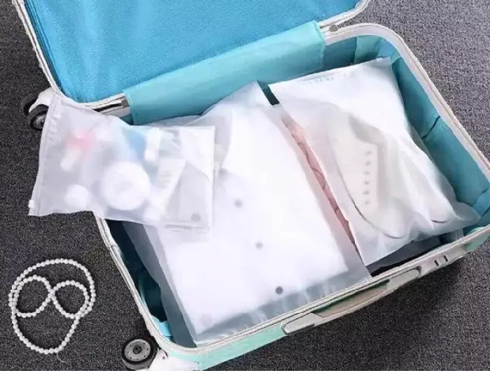 Túi zip có rất nhiều ứng dụng hữu ích khi đi du lịch