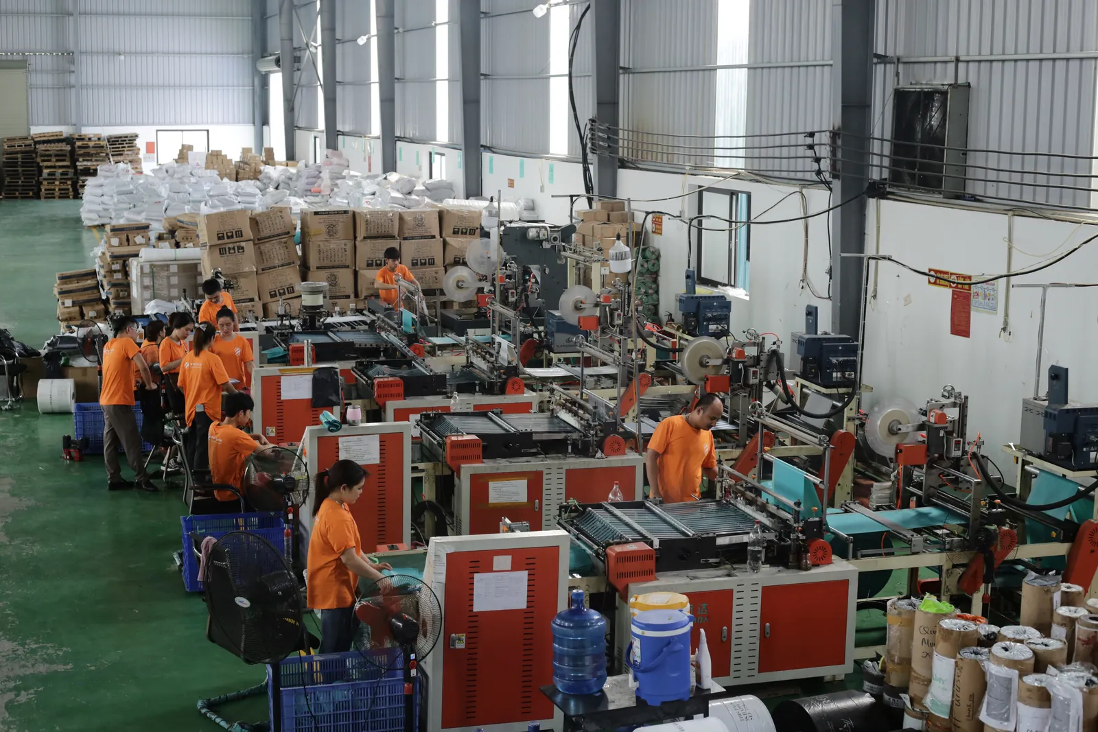 Xưởng sản xuất túi gói hàng niêm phong