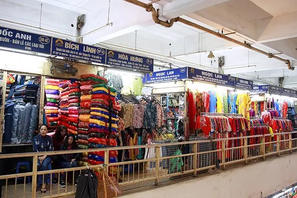 sảnh chợ đầu mối