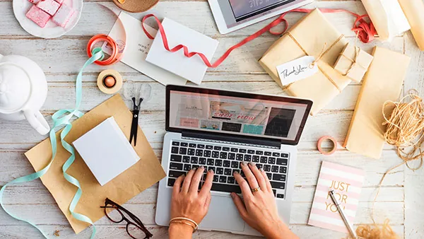 Kinh doanh giày dép online được áp dụng nhiều bởi vốn ban đầu thấp