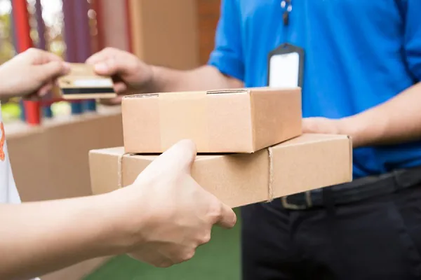 Lựa chọn chiến lược về phí ship phù hợp khi ship hàng online