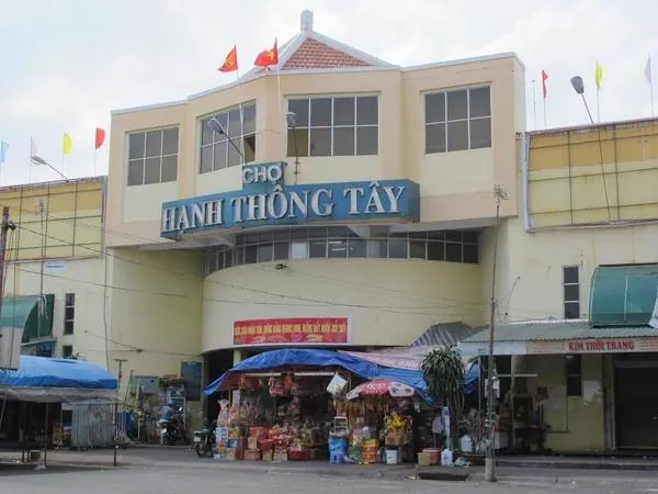 Cách lấy hàng quần áo bán online tại chợ Hạnh Thông