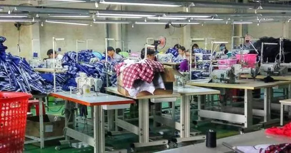 Cách lấy hàng quần áo bán online tại xưởng