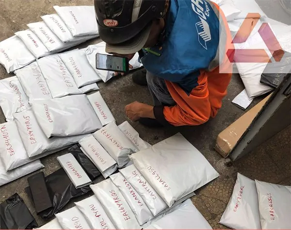 Gói hàng nhanh chóng ship không phải đợi lâu