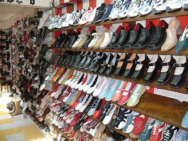 Nhập hàng giày dép từ đa dạng nguồn khác nhau để đảm bảo tính đa dạng