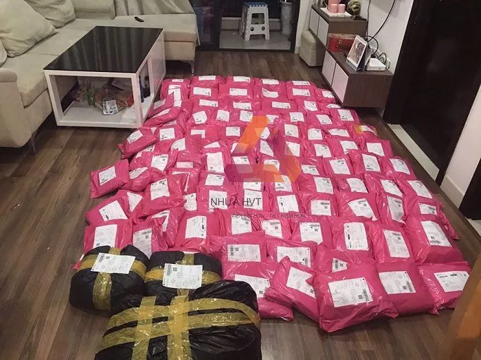 Túi đóng hàng giúp bạn đóng gói quần áo nhanh chóng với số lượng lớn