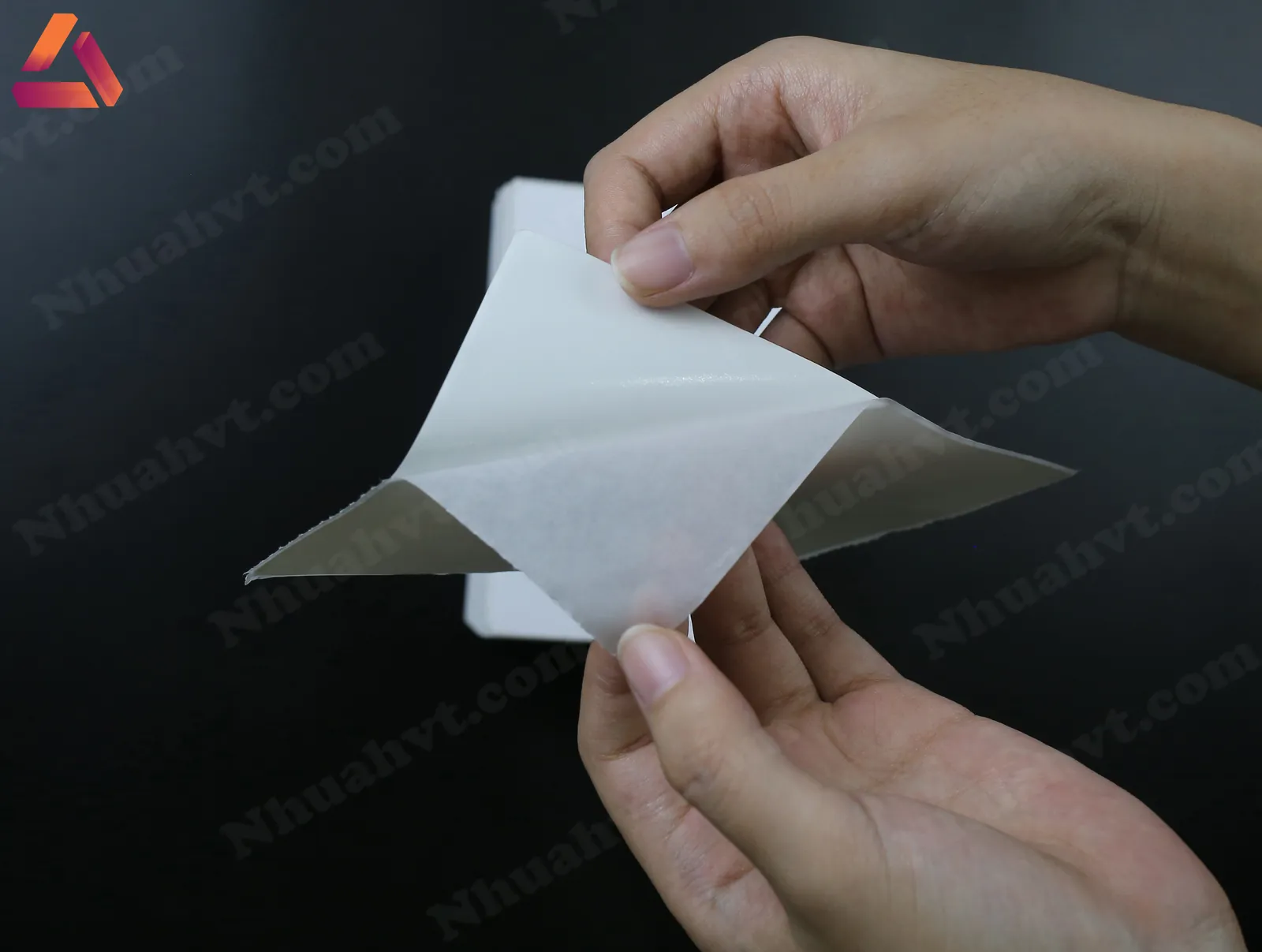 Giấy in nhiệt tự dính