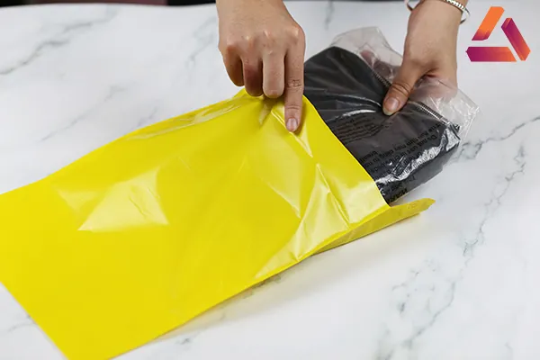 Túi size 20*30 đóng được 1 áo khoác người lớn