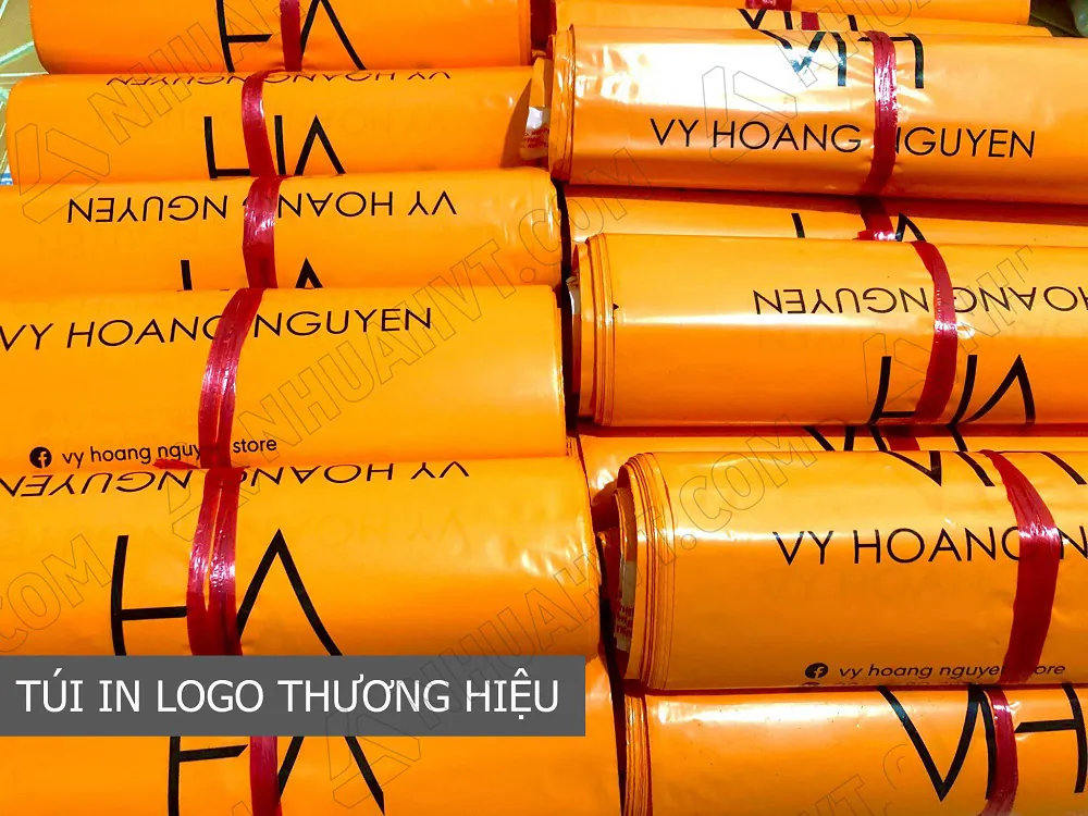 in logo lên túi gói hàng niêm phong cam size 25x35
